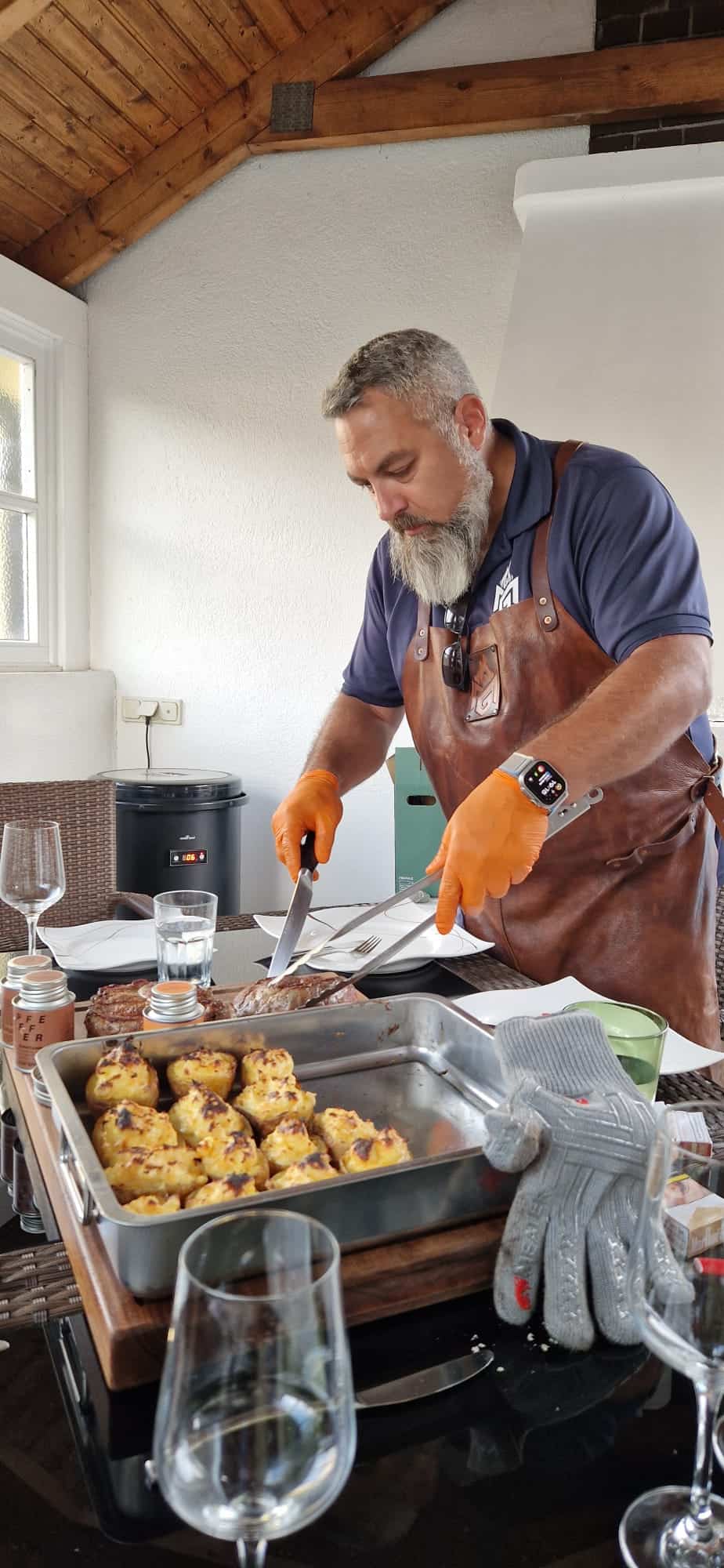 Markus Güntner beim Grillen